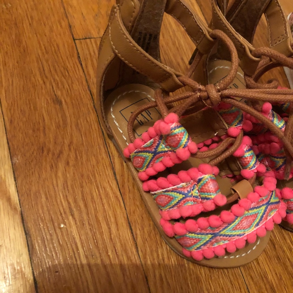 Gap sandals